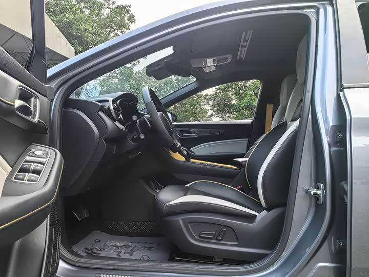 Фото 7 - MG Motor 6