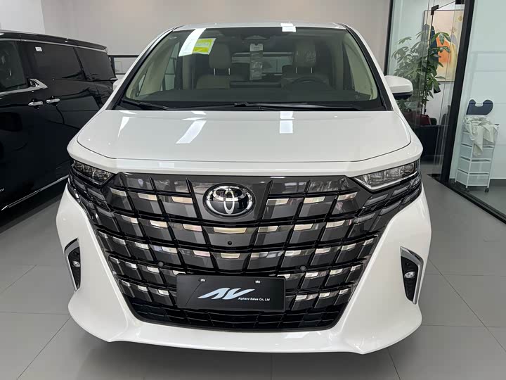 Фото 2 - Toyota Alphard