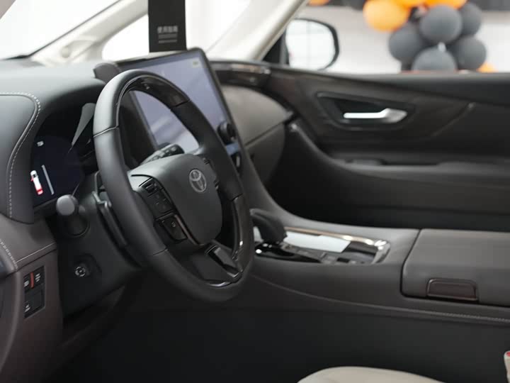 Фото 9 - Toyota Alphard