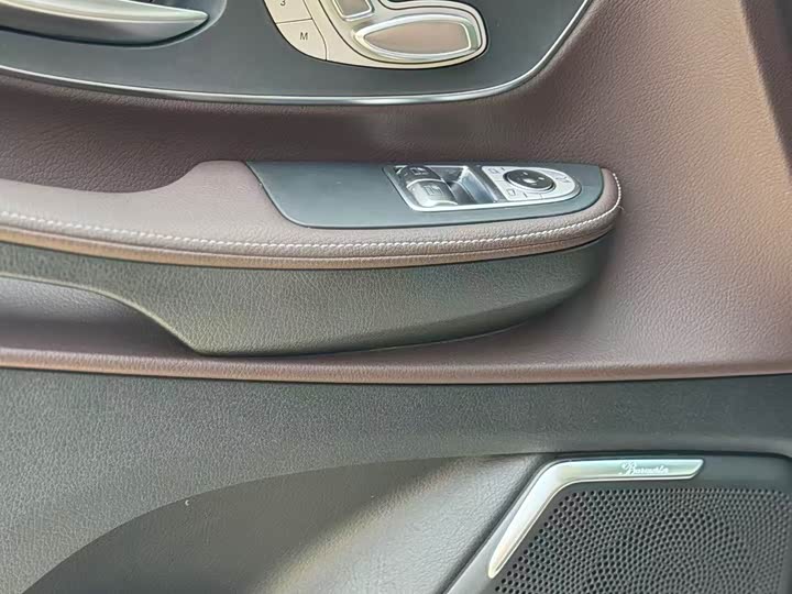 Mercedes-Benz V-Class 2022 2022款 V 260 L 长轴距尊贵版