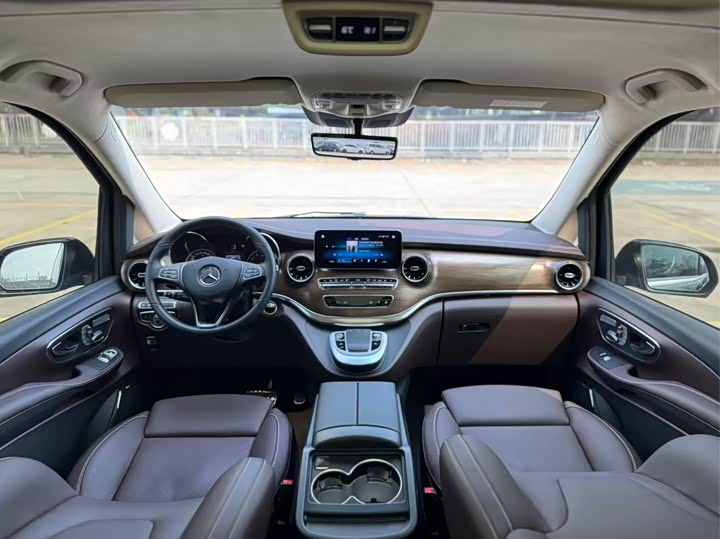 Mercedes-Benz V-Class 2022 2022款 V 260 L 长轴距尊贵版