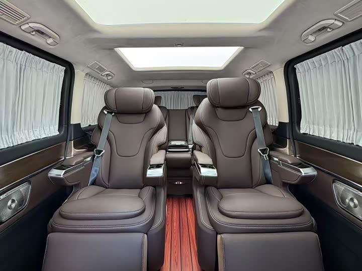 Mercedes-Benz V-Class 2022 2022款 V 260 L 长轴距尊贵版