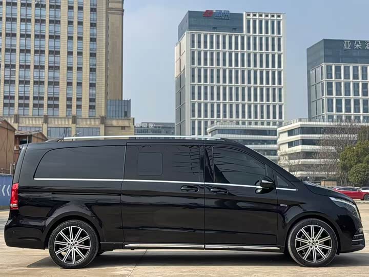 Mercedes-Benz V-Class 2022 2022款 V 260 L 长轴距尊贵版