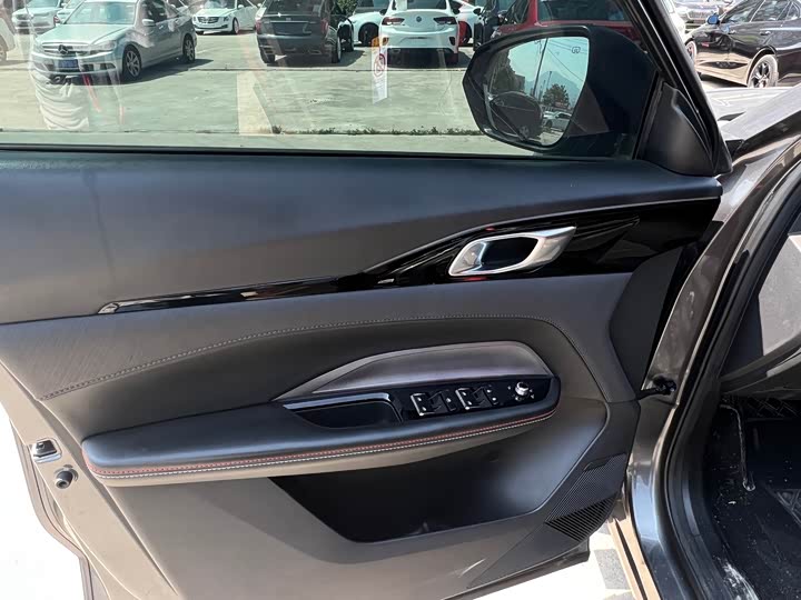 Фото 8 - Changan Oshan Z6