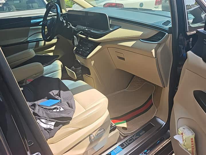 Фото 8 - Buick GL8 ES
