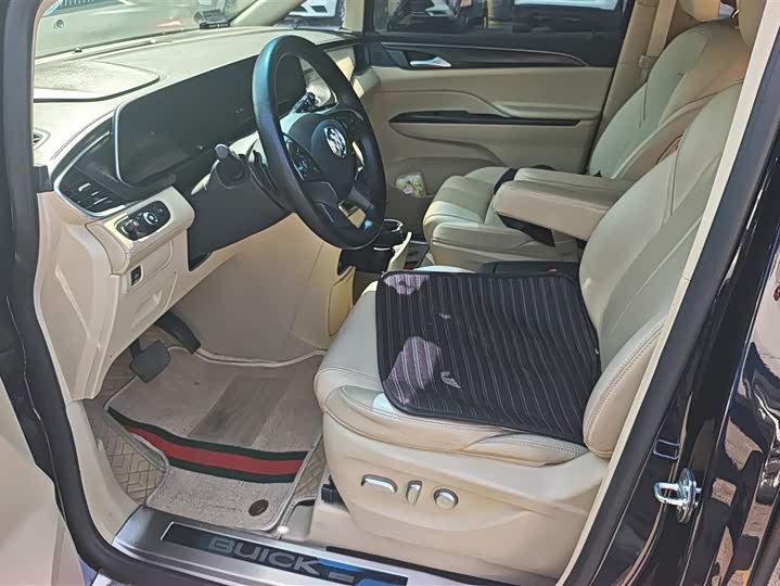 Фото 9 - Buick GL8 ES
