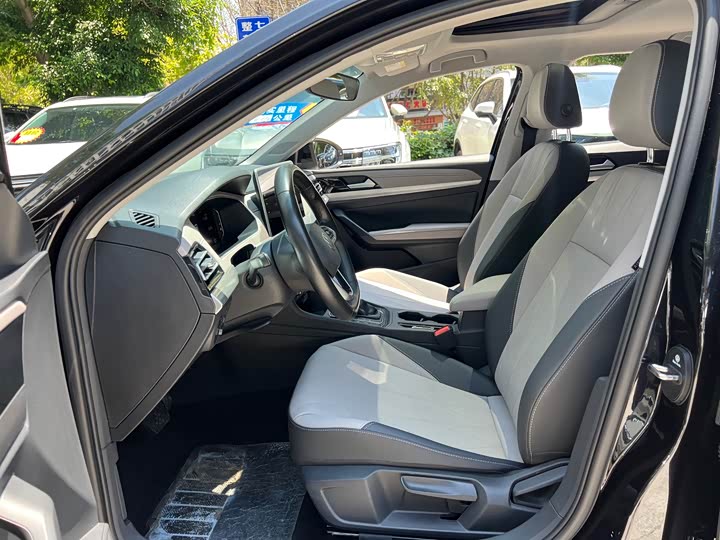 Фото 8 - Volkswagen Lavida