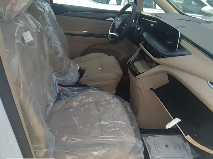 Photo 5 - Buick GL8 ES