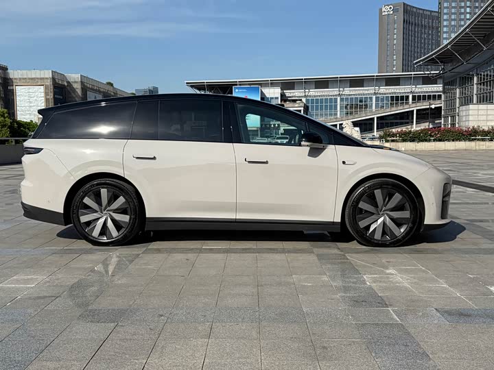LiXiang i8 2025 2025款 标准版