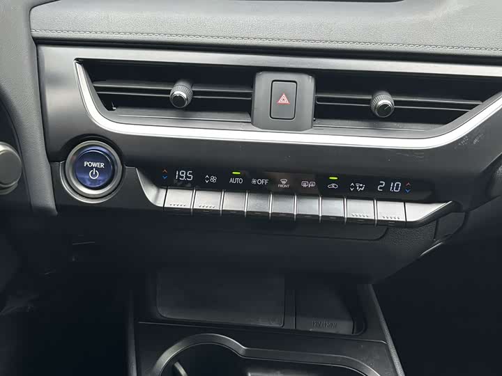 Lexus UX 2022 2022款 260h 探·趣版