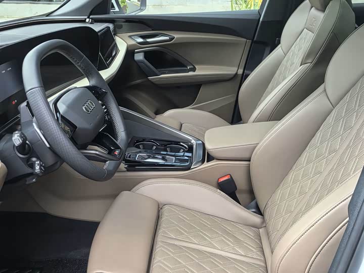 Audi Q5L 2026 2026款 2.0T 千万用户专享版