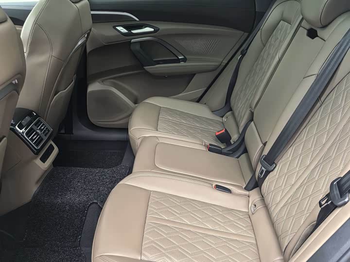 Audi Q5L 2026 2026款 2.0T 千万用户专享版