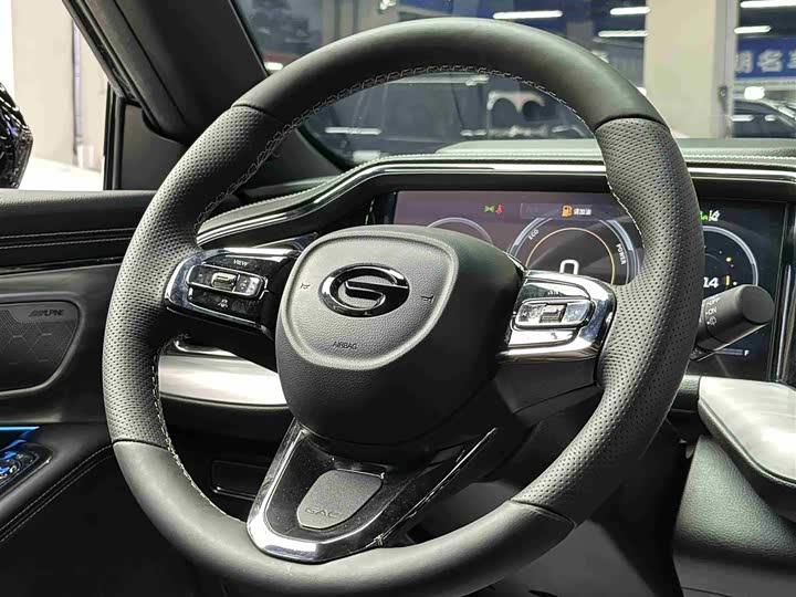 GAC Trumpchi GS8 2022 2022款 双擎系列 2.0TM 四驱旗舰版（六座）