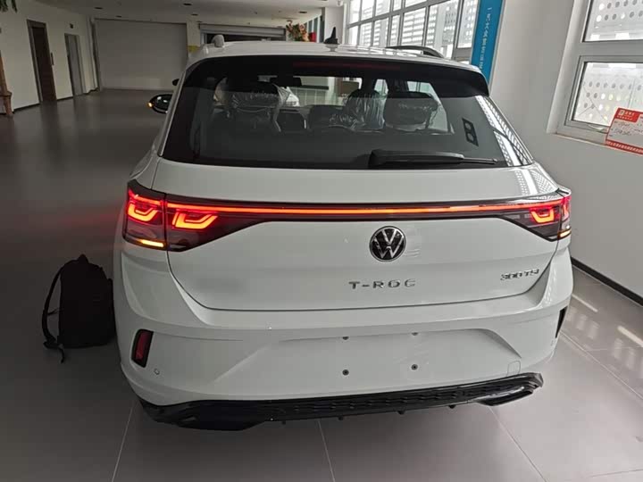 Volkswagen T-Roc 2025 2025款 改款二 300TSI DSG两驱辰光版