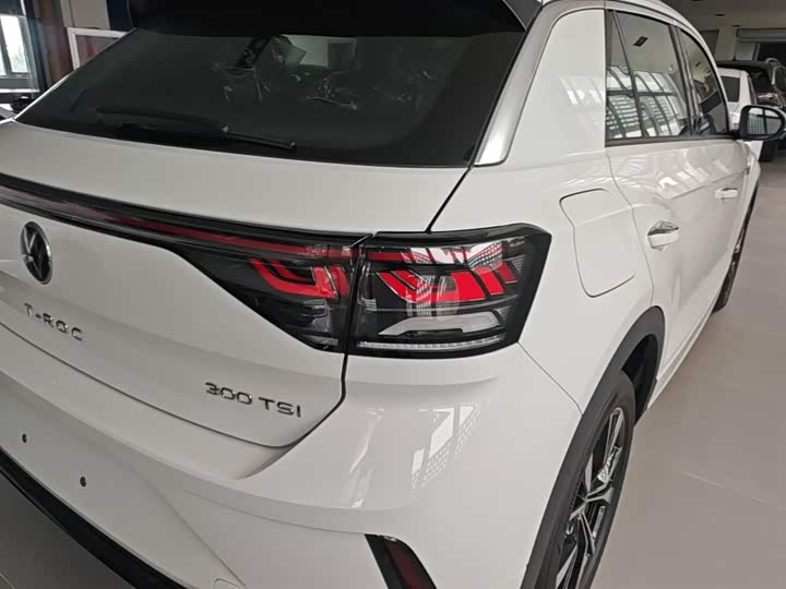 Volkswagen T-Roc 2025 2025款 改款二 300TSI DSG两驱辰光版