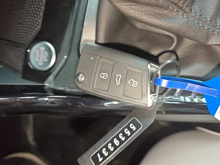 Volkswagen T-Roc 2025 2025款 改款二 300TSI DSG两驱辰光版