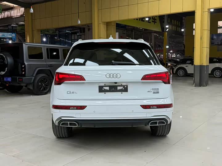 Zdjęcie 8 - Audi Q5L