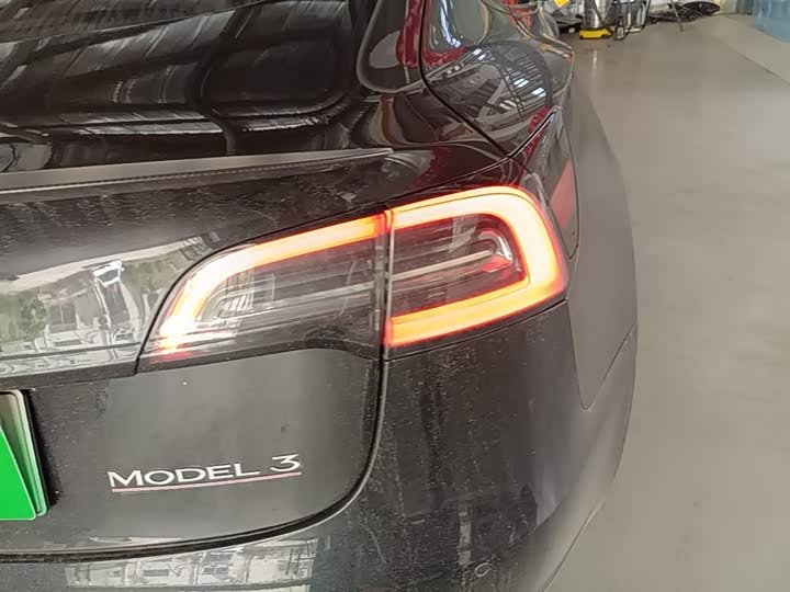Фото 8 - Tesla Model 3