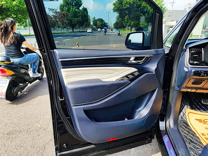 GAC Trumpchi M8 2021 2021款 大师系列 390T 四座荣耀版