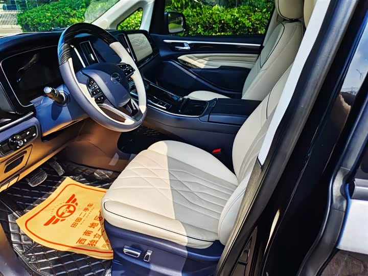 GAC Trumpchi M8 2021 2021款 大师系列 390T 四座荣耀版