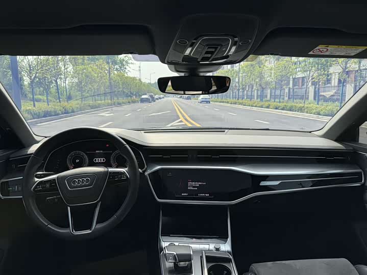 Фото 6 - Audi A6L