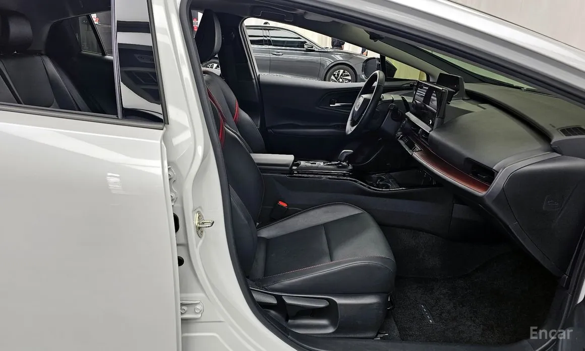 Toyota Prius 2023 2.0 PHEV XSE