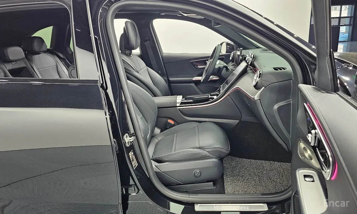Mercedes-Benz GLC-Class 2023 GLC220 d 4MATIC