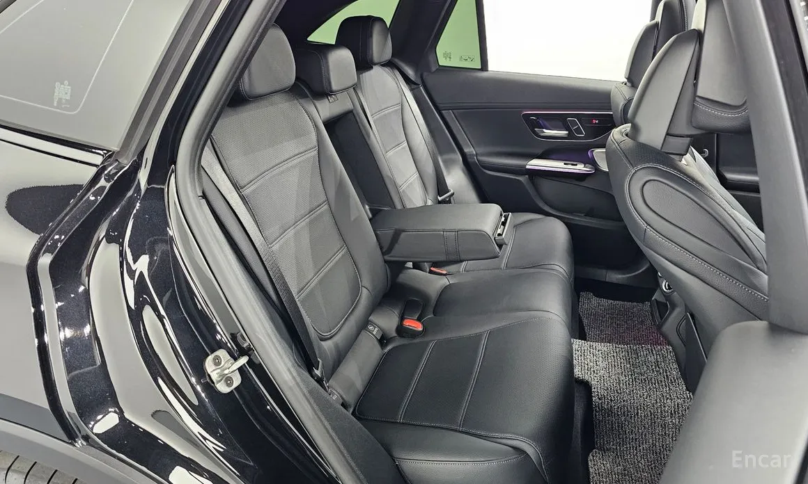 Mercedes-Benz GLC-Class 2023 GLC220 d 4MATIC