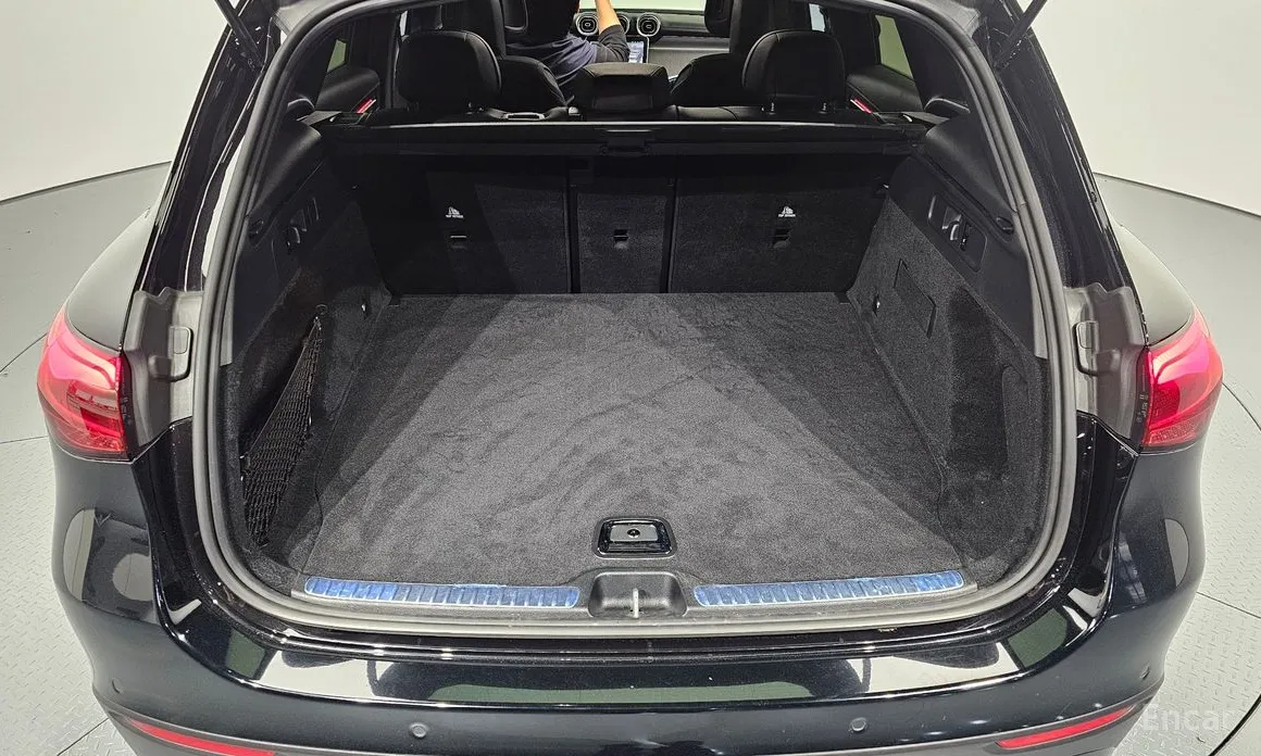 Mercedes-Benz GLC-Class 2023 GLC220 d 4MATIC
