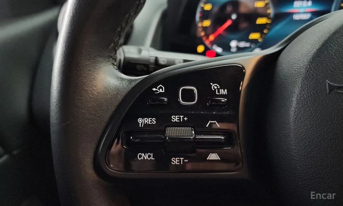 Mercedes-Benz GLB-Class 2020 GLB200 d