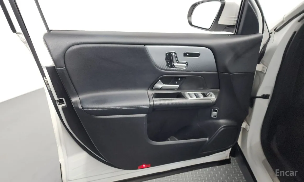 Mercedes-Benz GLB-Class 2020 GLB200 d