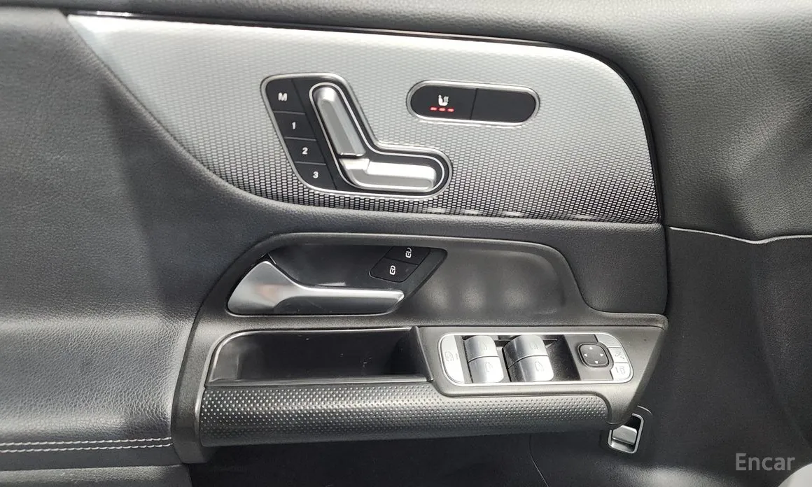 Mercedes-Benz GLB-Class 2020 GLB200 d