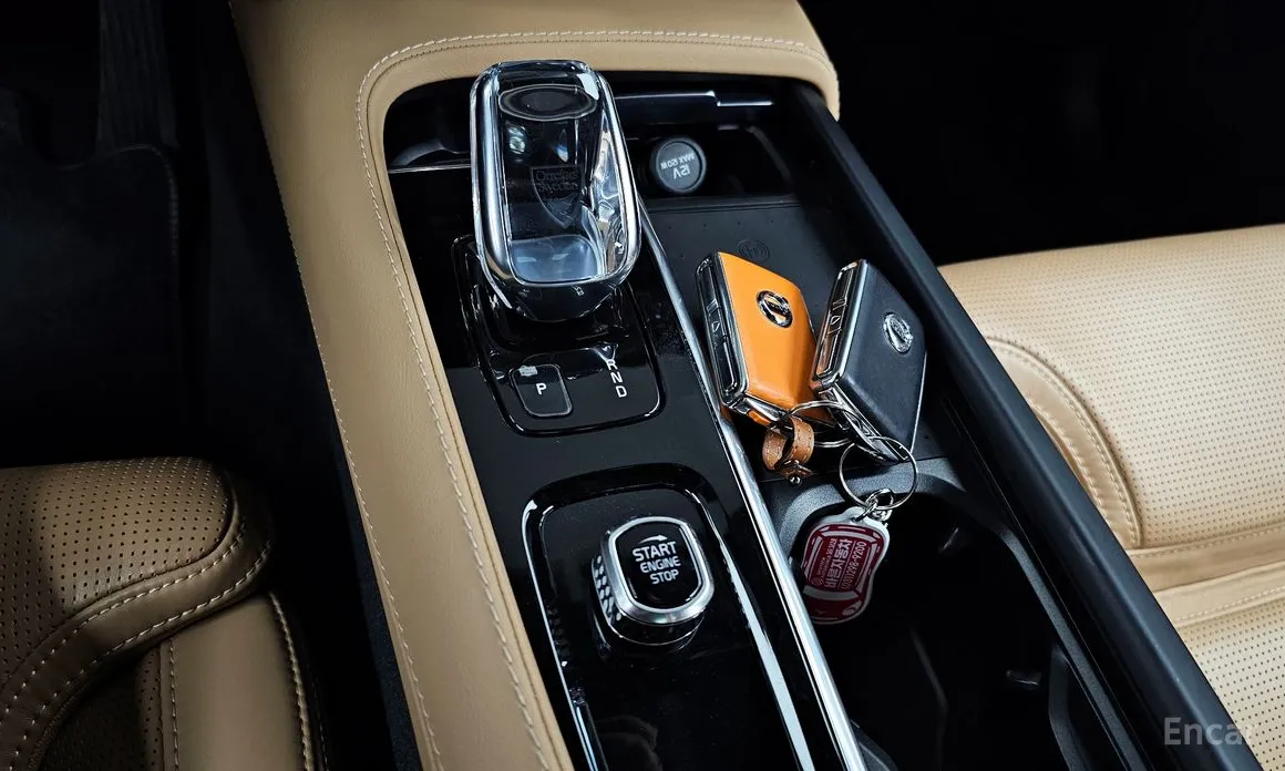 Фото 9 - Volvo XC90
