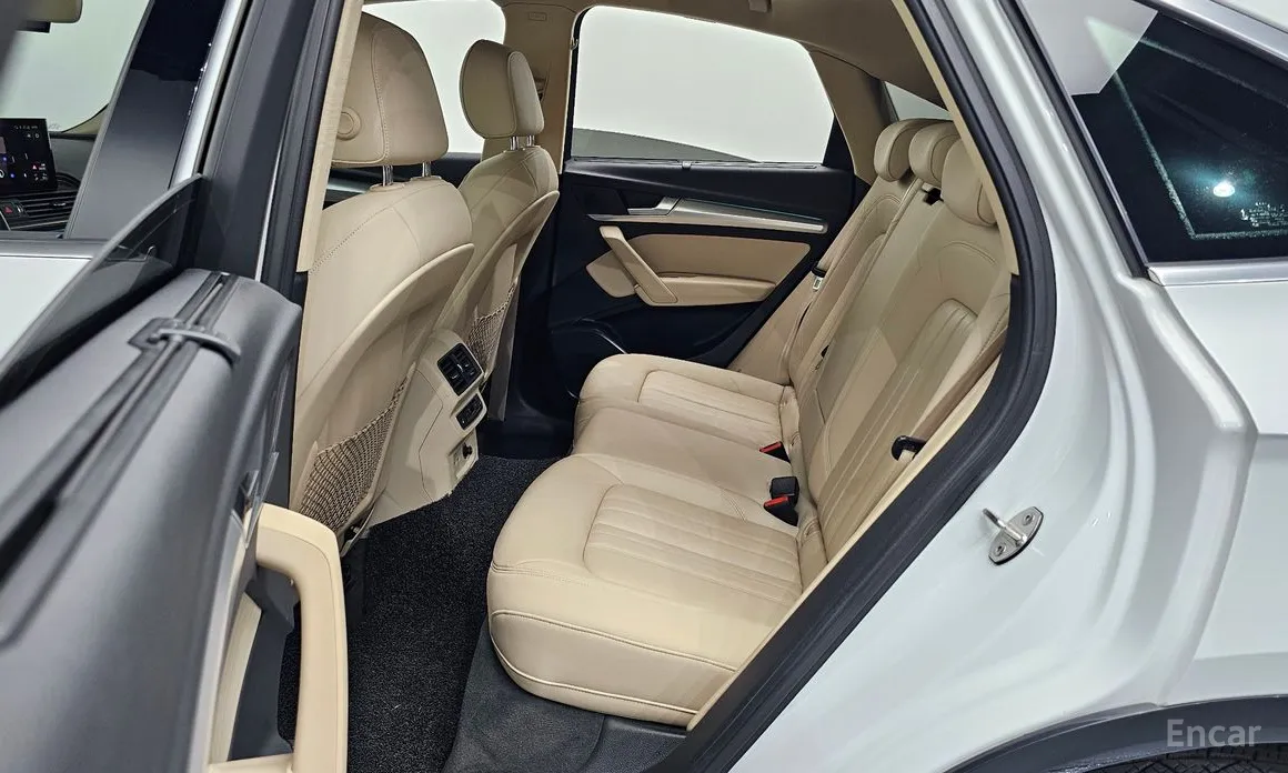 Фото 18 - Audi Q5