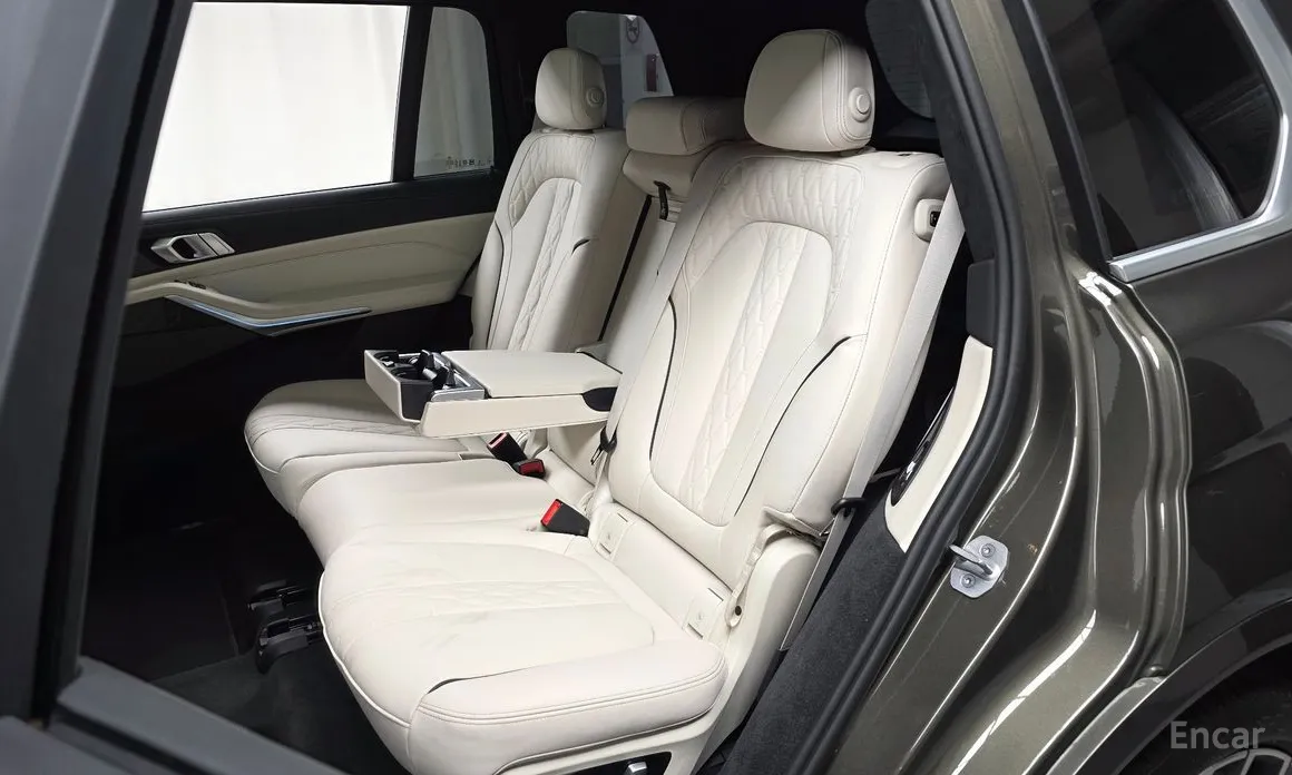 Фото 12 - BMW X7