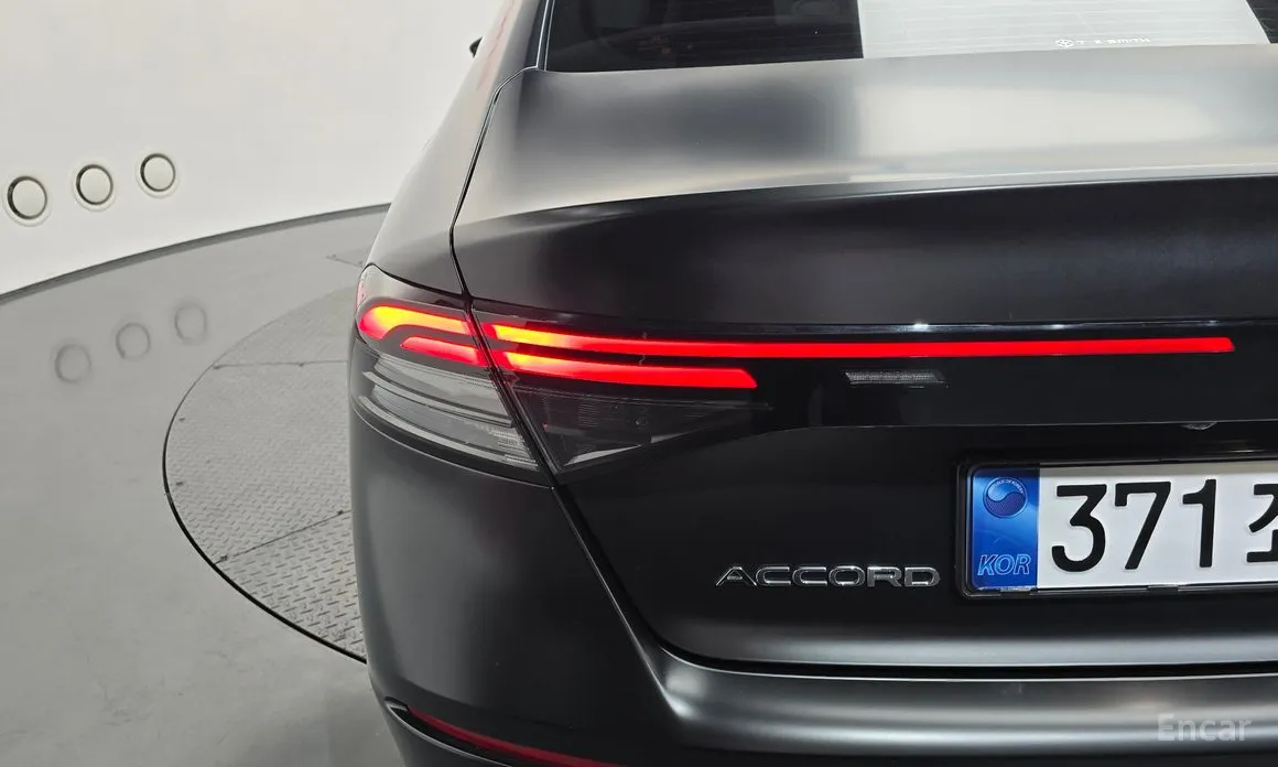 Фото 23 - Honda Accord