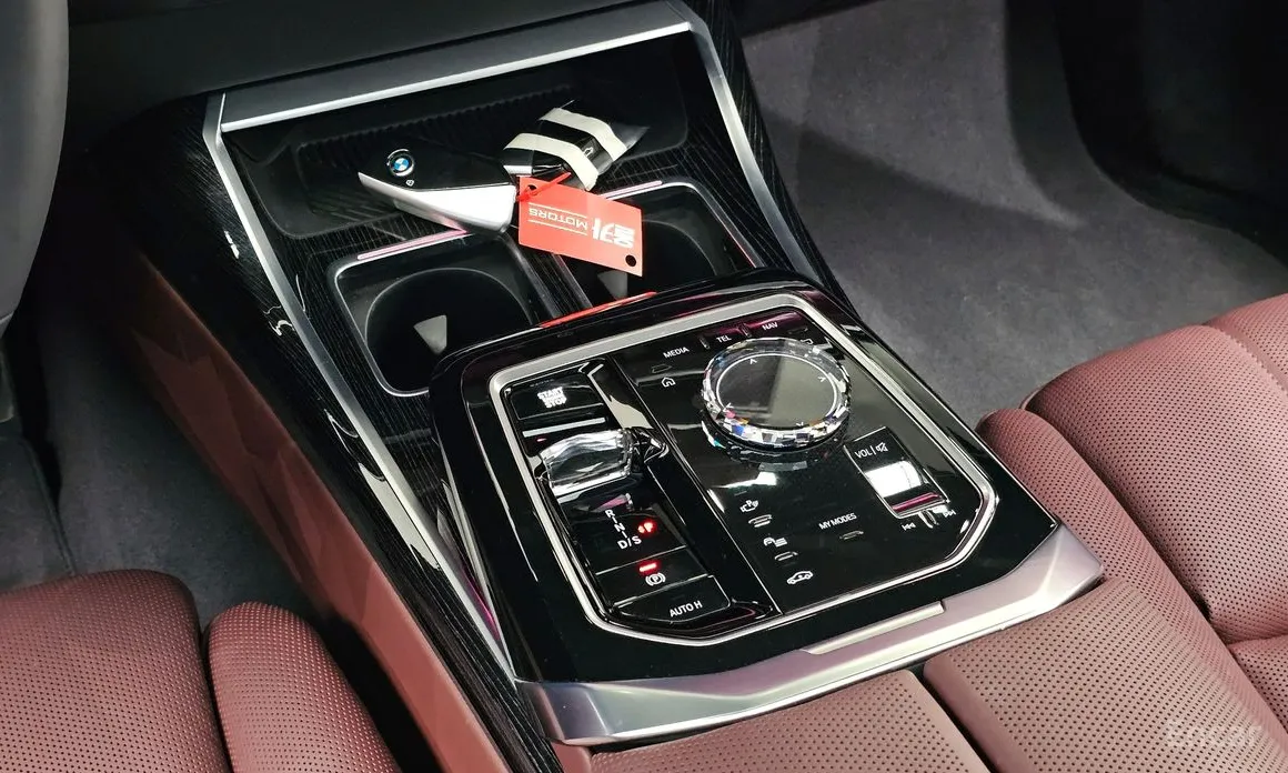 BMW 7 Series 2022 740i xDrive M Sport