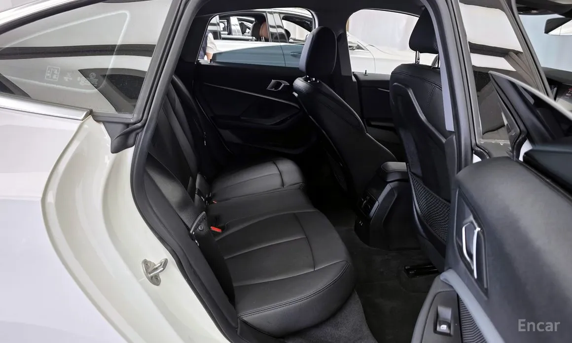 BMW 2 Series 2020 220i Advantage