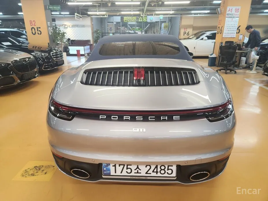 Porsche 911 2019 Carrera 4 Cabriolet