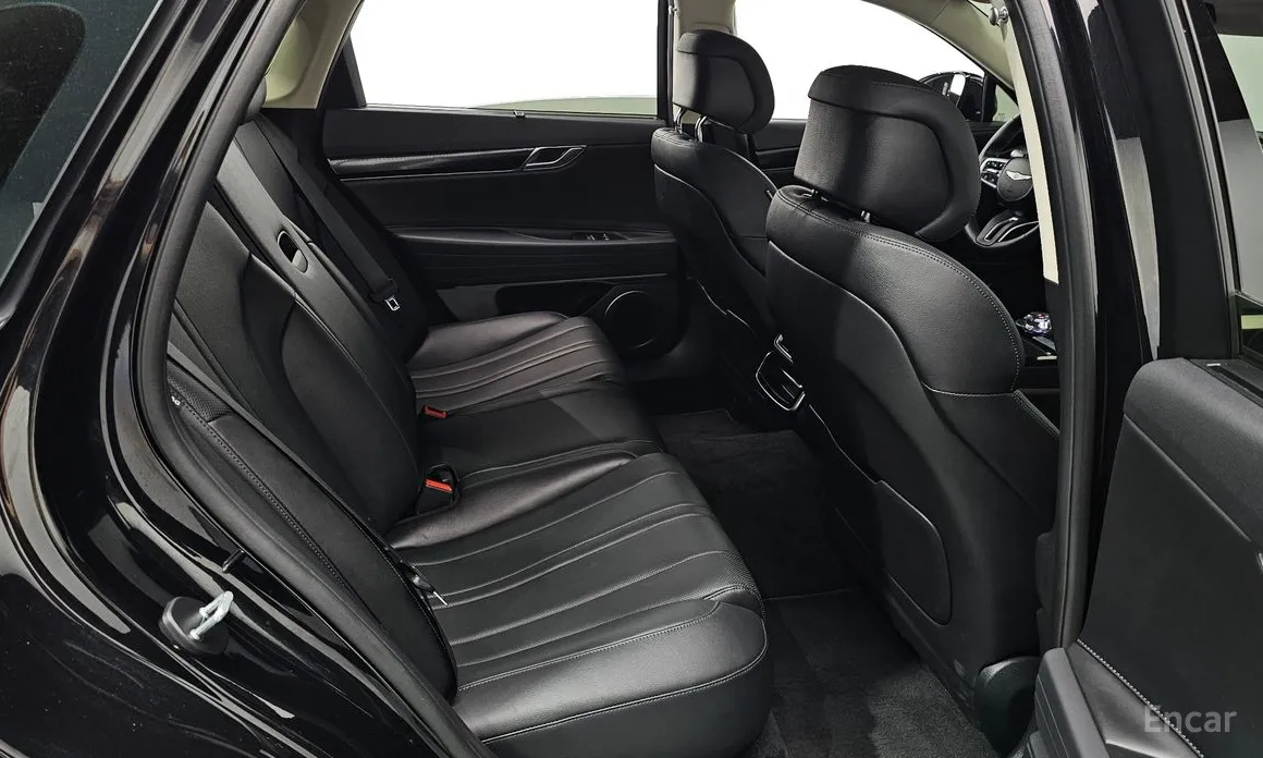 Фото 12 - Genesis G80
