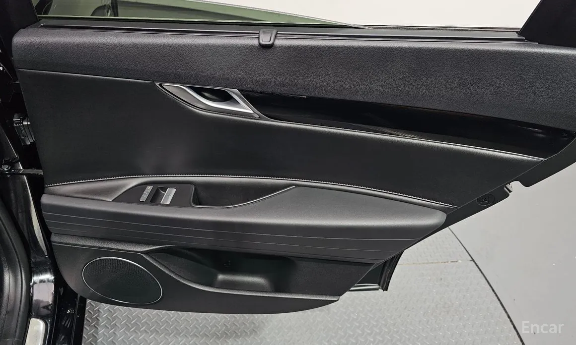 Фото 25 - Genesis G80