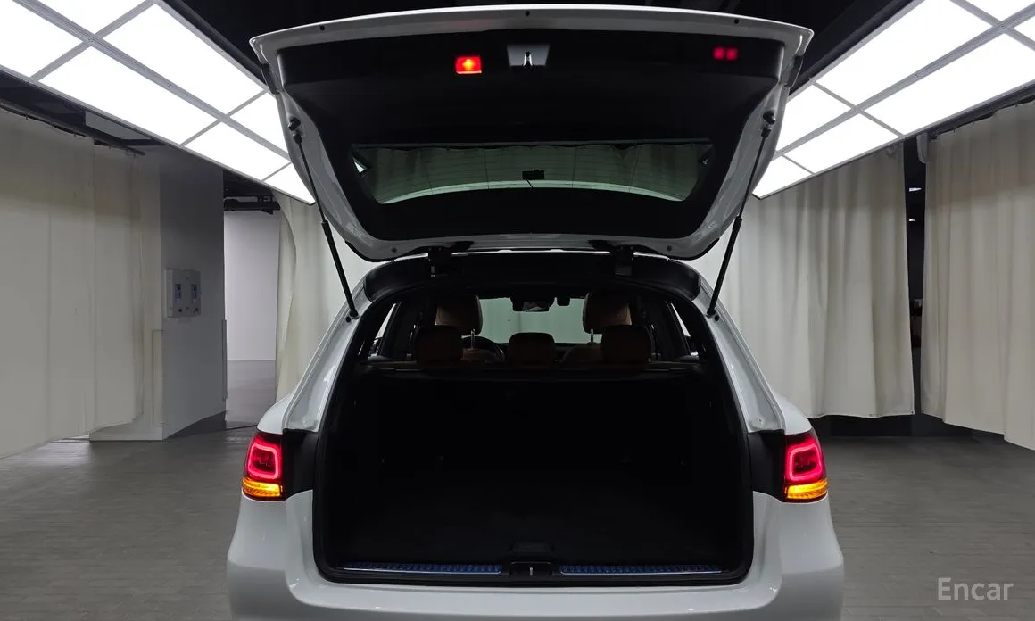 Фото 20 - Mercedes-Benz GLC-Class