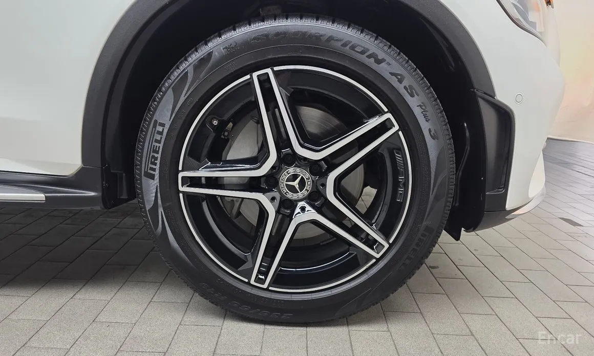 Фото 21 - Mercedes-Benz GLC-Class