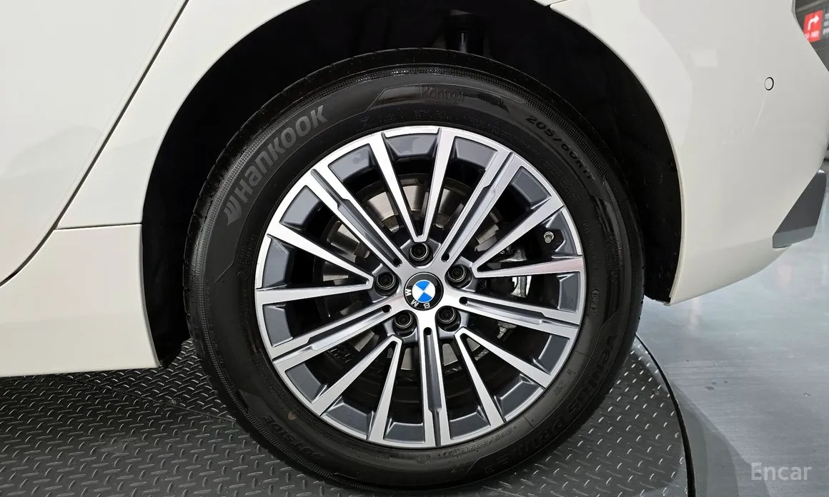 BMW 2 Series 2022 220i Luxury