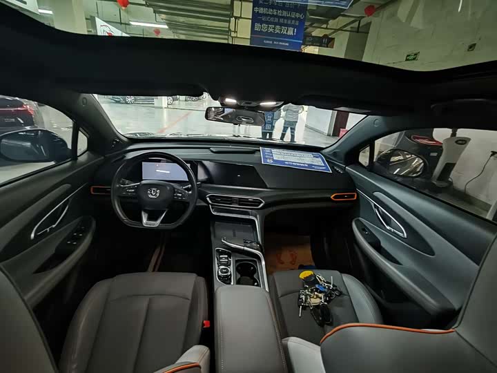 Changan UNI-T 2023 2023款 第二代 1.5T 运动版 尊贵型