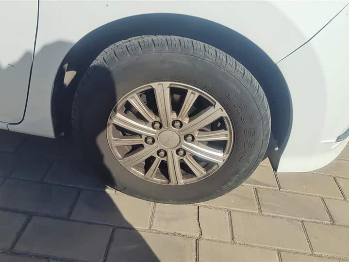 Maxus G10 2023 2023款 改款 2.0L 手动多功能版 汽油 7座