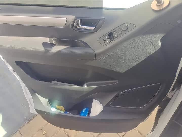 Maxus G10 2023 2023款 改款 2.0L 手动多功能版 汽油 7座