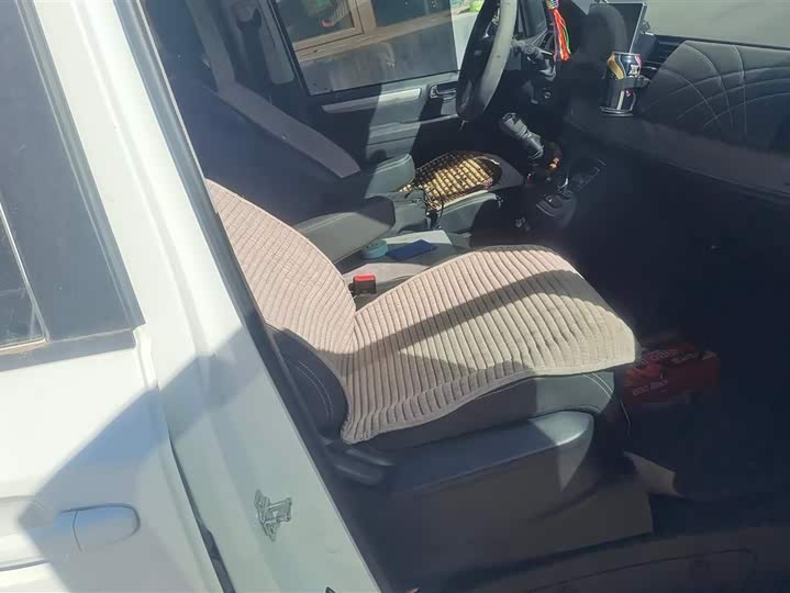 Maxus G10 2023 2023款 改款 2.0L 手动多功能版 汽油 7座