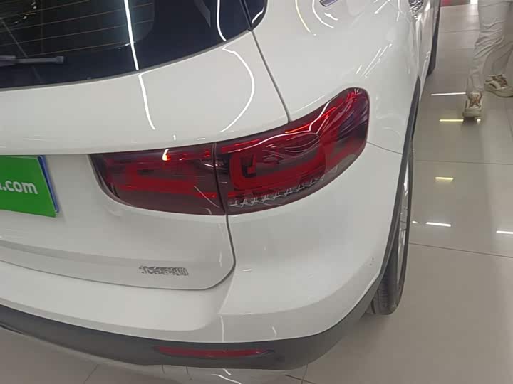 Фото 8 - Mercedes-Benz GLB-Class