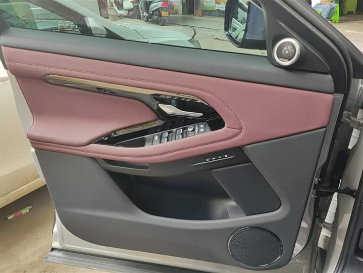 Land Rover Range Rover Evoque L 2024 2024款 揽胜极光L SE 驭光尊耀版